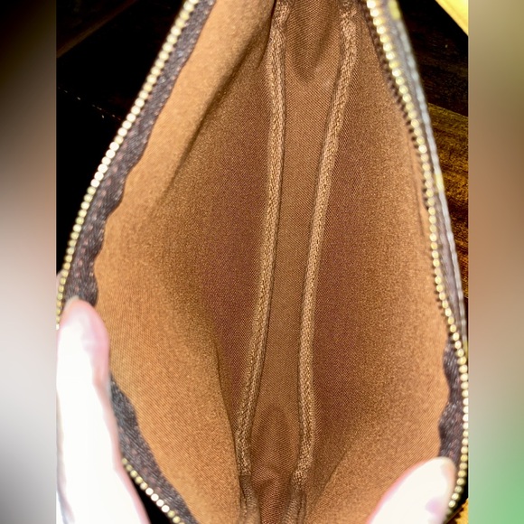 Louis Vuitton Pochette - Picture 4 of 10